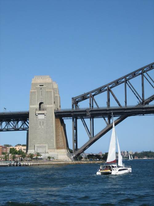 Bridge_sailboat