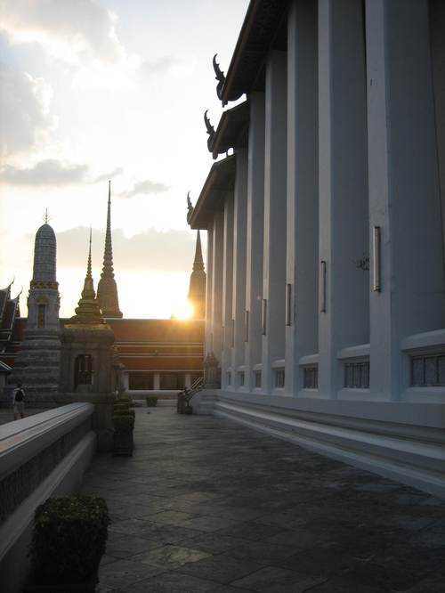 Wat_pho_sunset