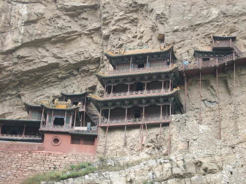 Hanging_monastery1