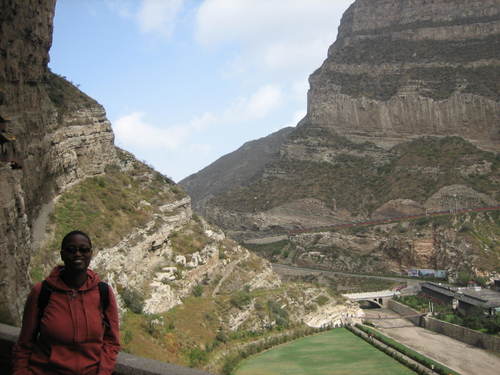 Hanging_monastery3