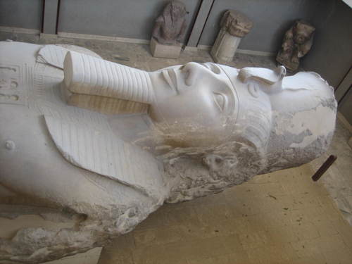 Ramses_ii_statue