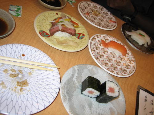 Conveyor_belt_sushi2