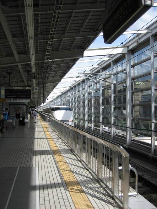 Hikari_shinkansen