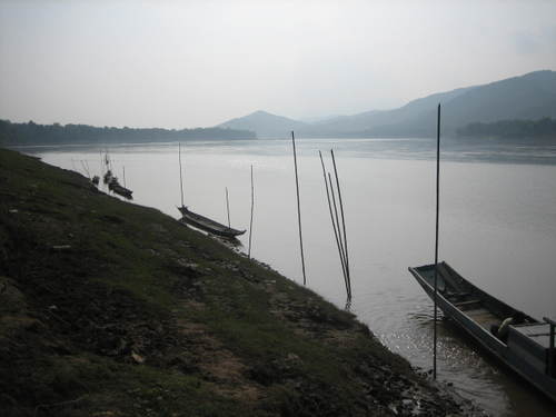 Mekong_riverbank2