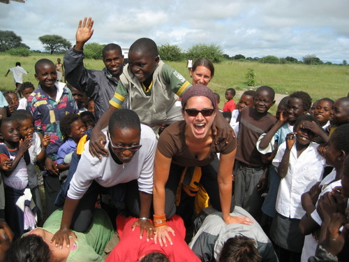 Human_pyramid2