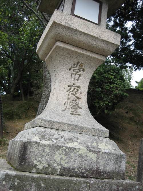 Nara_park_lantern