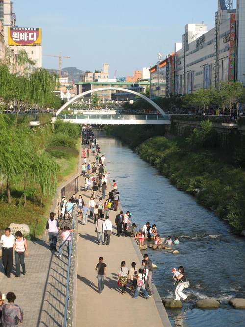 River_promenade1