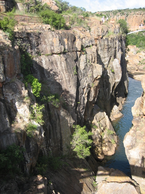 Bourkes_luck_potholes3