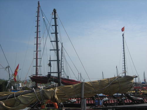 Boats_at_the_harbor